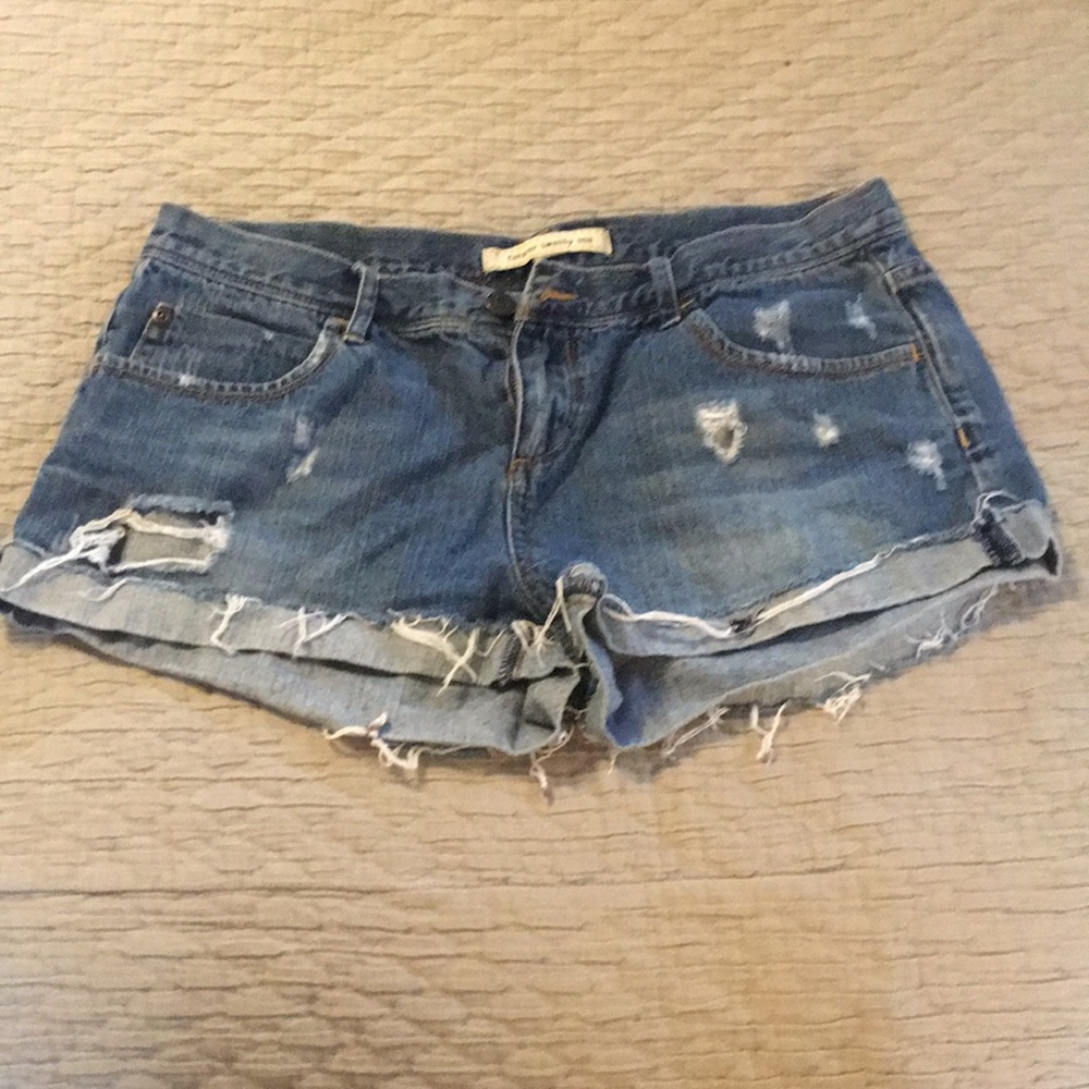Forever 21  Ripped Jean Shorts size 29